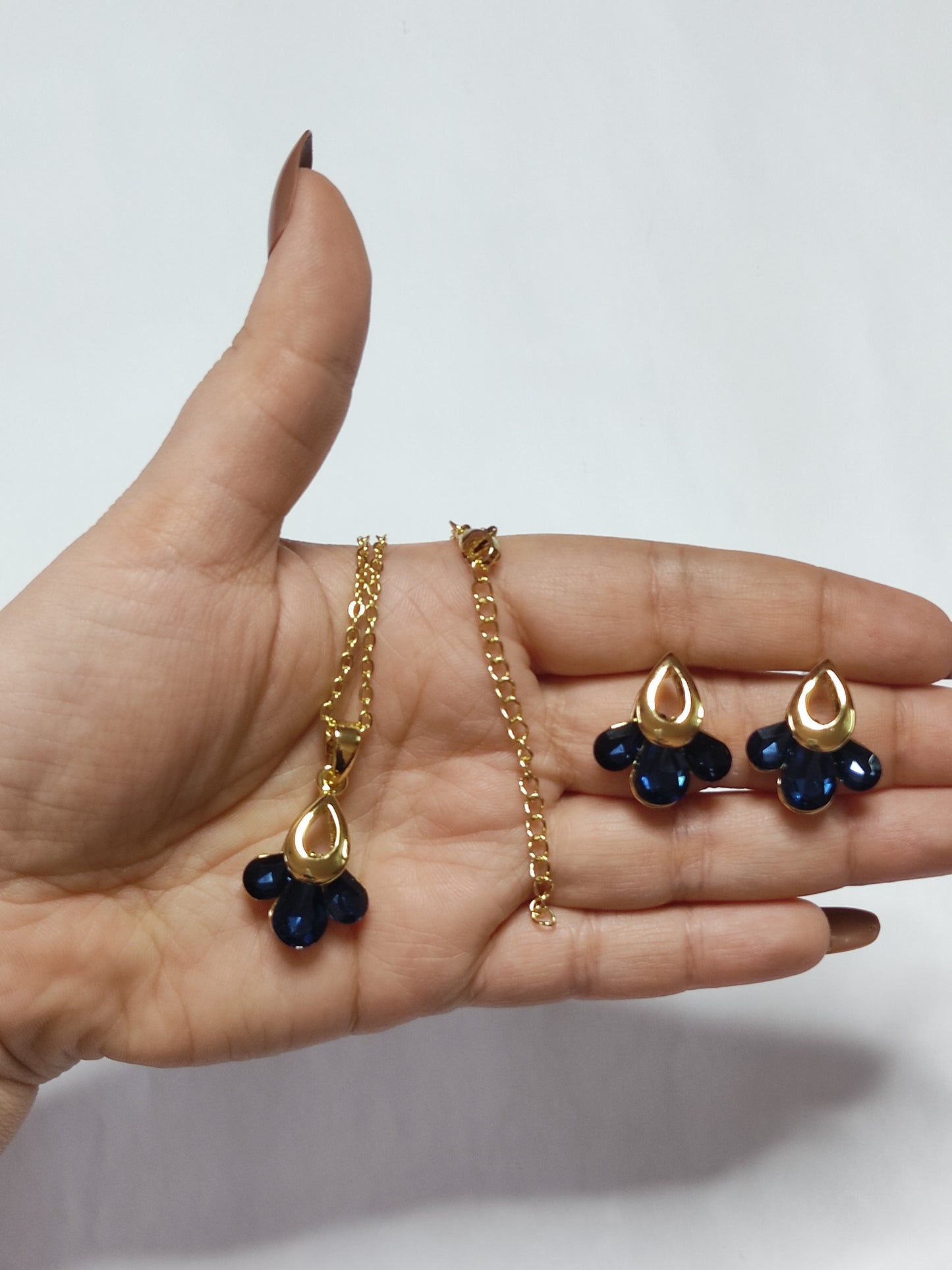 257 Blue Petal Gold Pendant Set