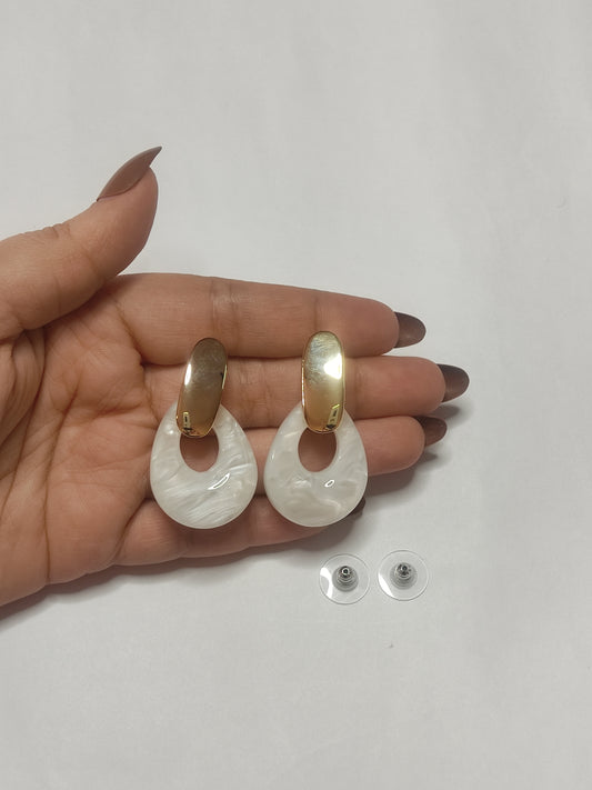 281 Pearl & Gold Oval Drops