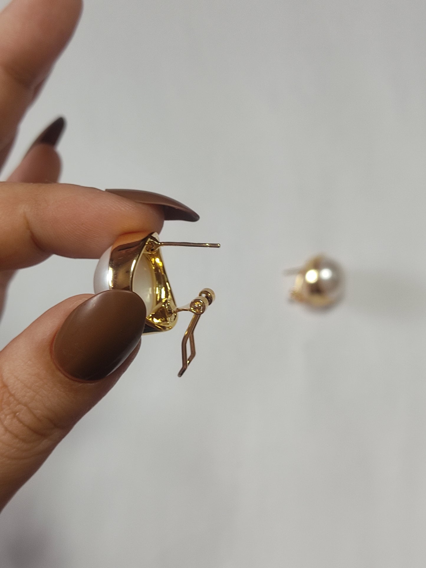 286 Gold and Pearl Medium Studs