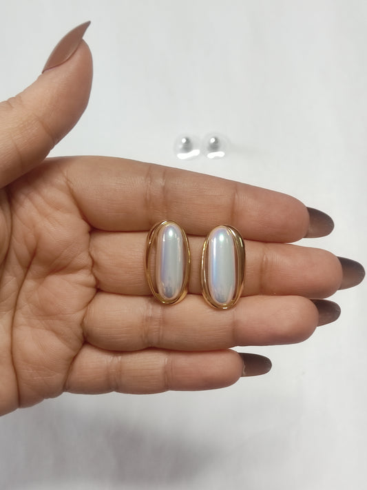 287 Gold and Pearl Oval Studs