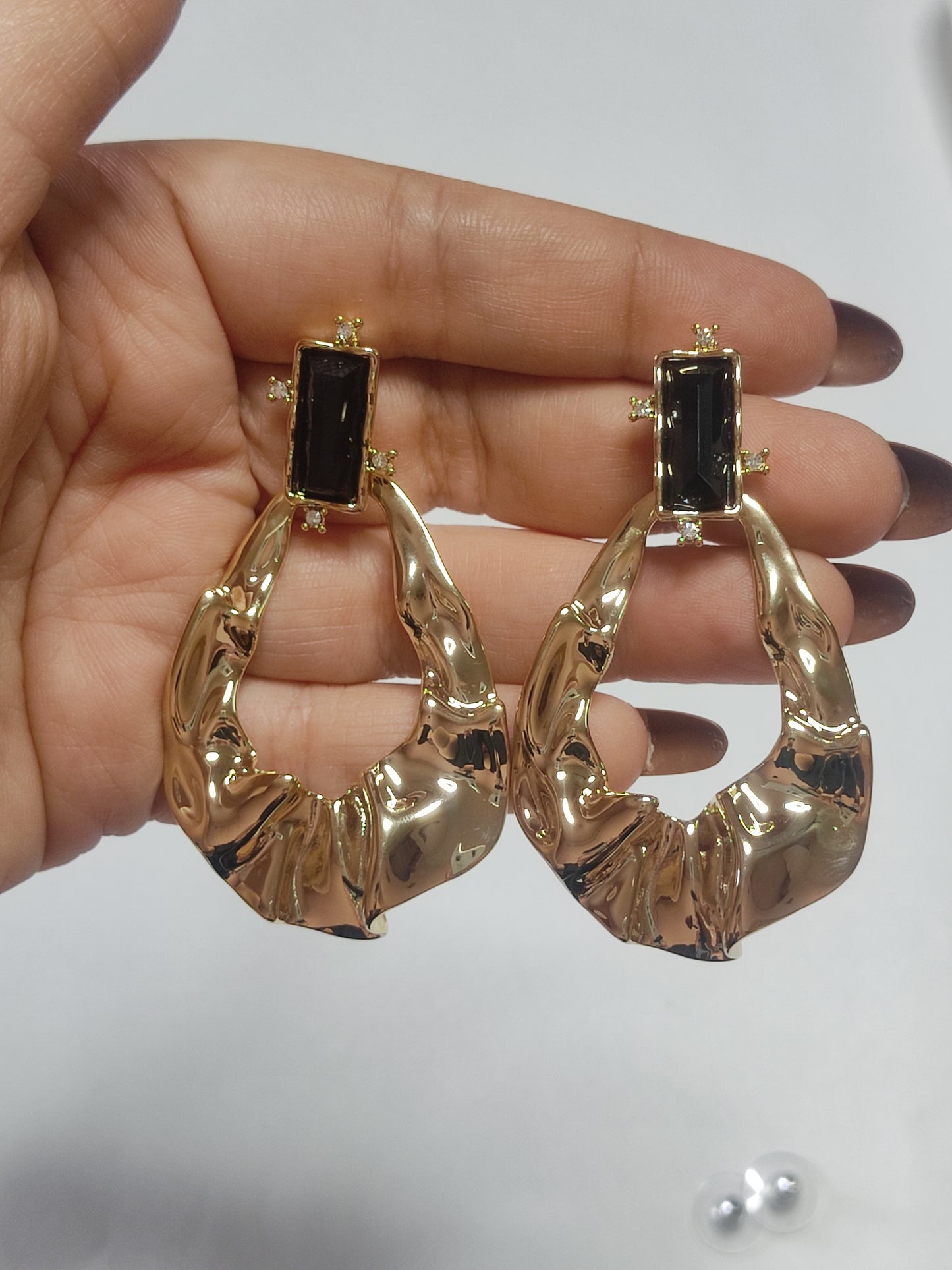 294 Black & Gold Crinkle Danglers