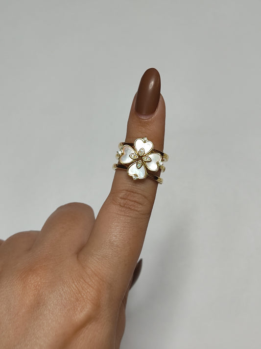 335 Gold Clover Ring